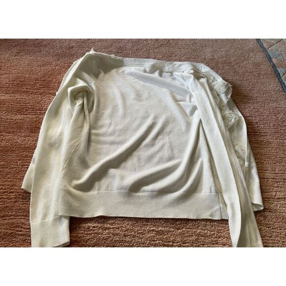 Studio V White Floral Rosette Cardigan XS 3D Applique Button Front Sweater - Picture 6 of 6